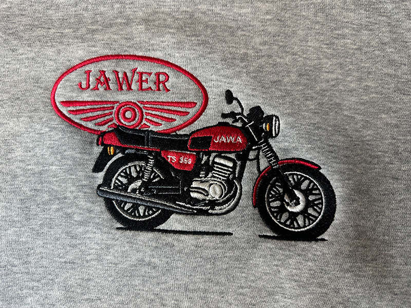 Haft ze zdjęcia na bluzie - odwzorowanie logo ze zdjęcia haftem komputerowym